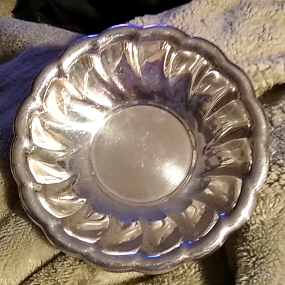 Gorham silver plated petal scalloped bowl.